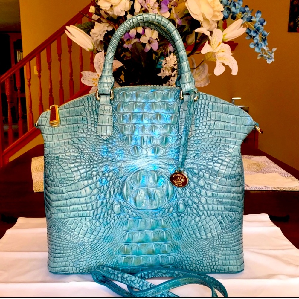 🎉🆕 Brahmin Pearlized Aqua Blue Croc Handbag 🎉